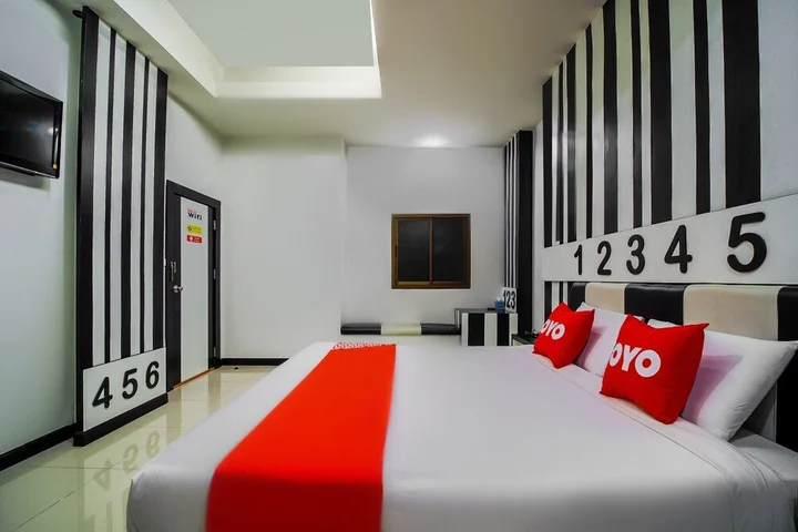 Сирача: Phadaeng Hotel by OYO Rooms