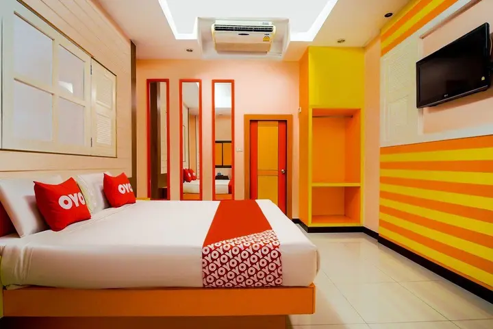 Сирача: Phadaeng Hotel by OYO Rooms