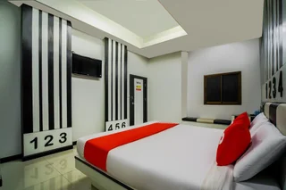 Сирача: Phadaeng Hotel by OYO Rooms
