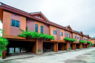 Сирача: Phadaeng Hotel by OYO Rooms