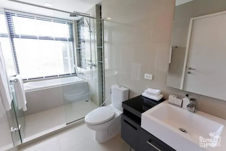 Кату: Modern 1 Br Wifi Pool Walk To Patong Beach