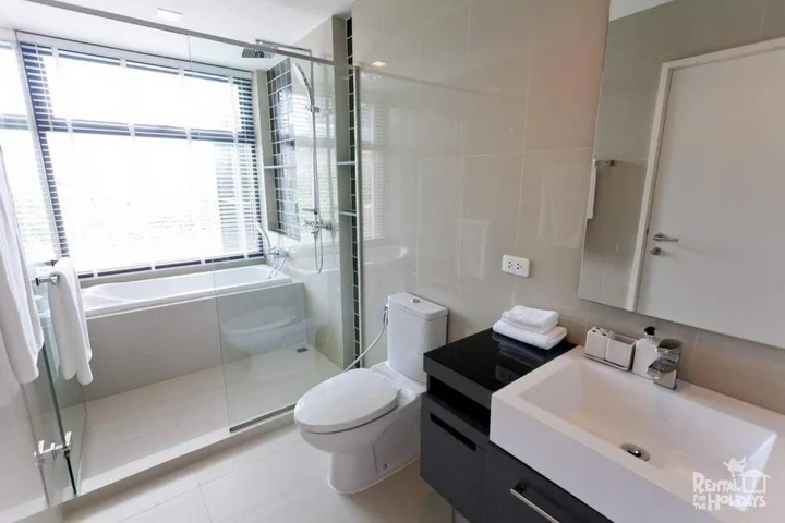 Кату: Modern 1 Br Wifi Pool Walk To Patong Beach