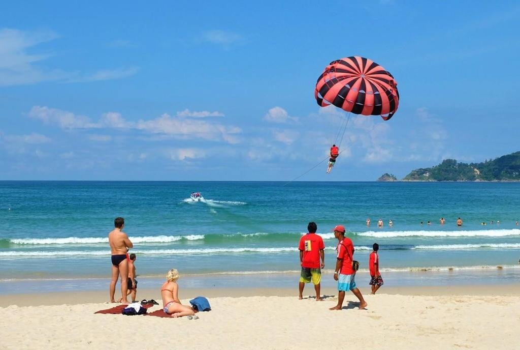 Кату: Modern 1 Br Wifi Pool Walk To Patong Beach