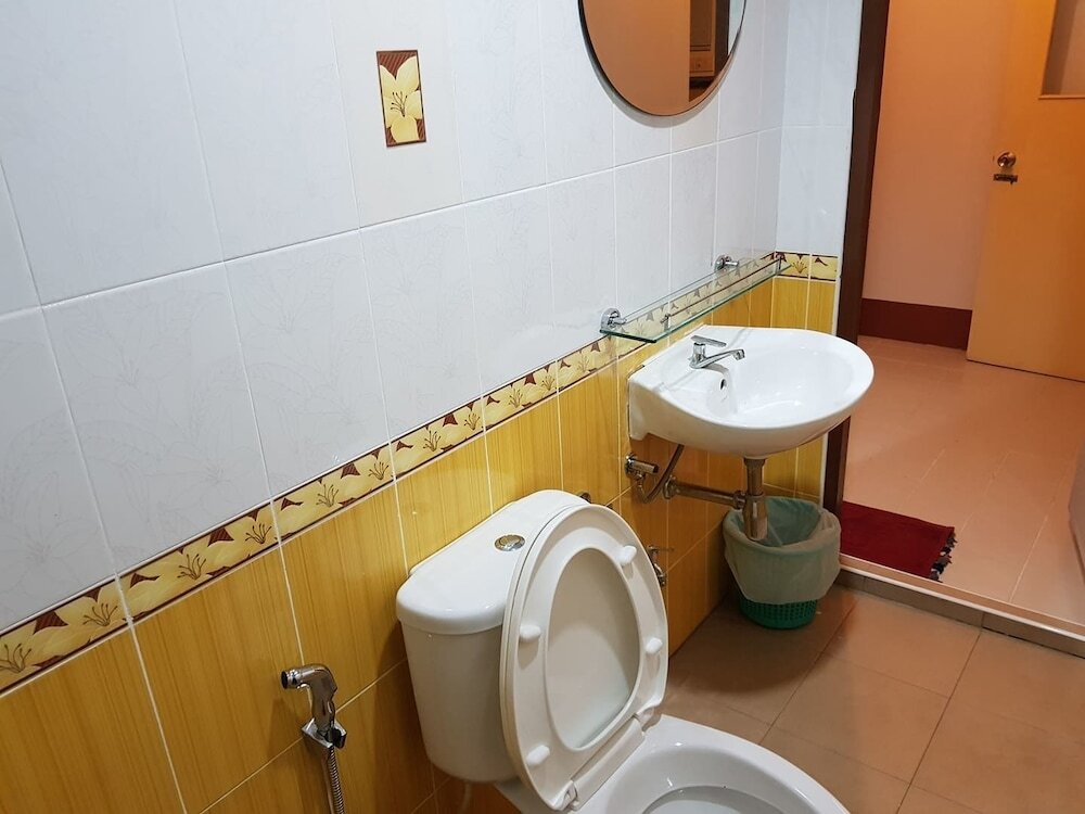 Хатъяй: JR Guest House