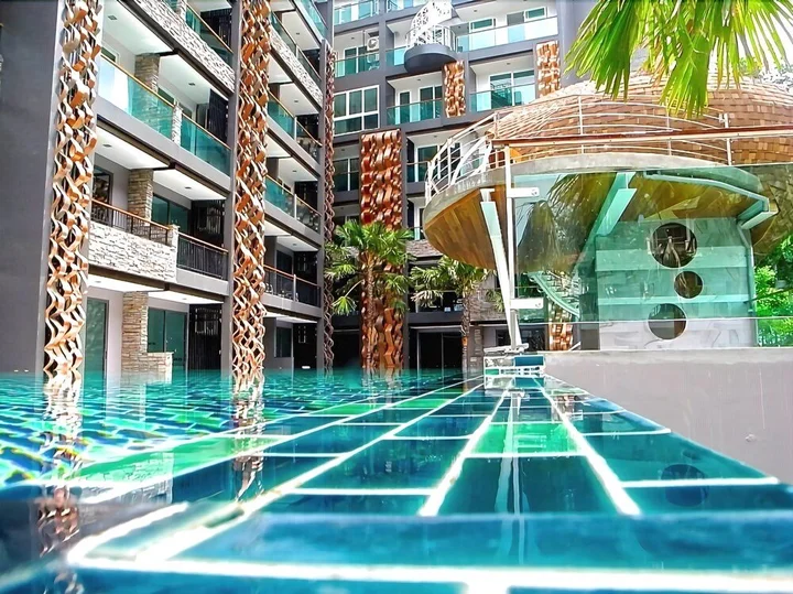 Кату: Emerald Terrace - Pool View Studio