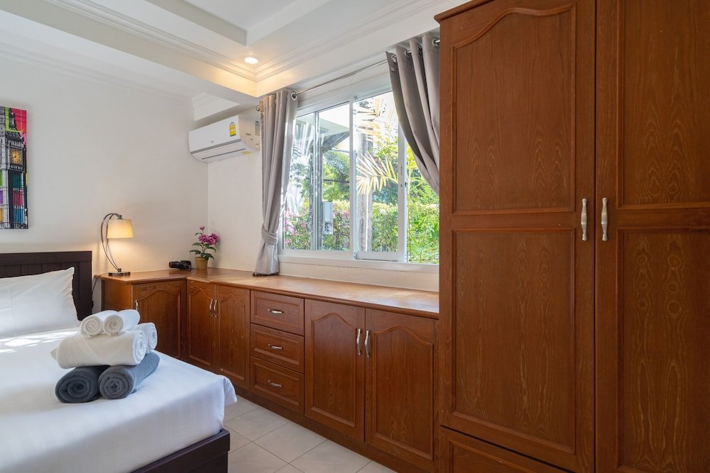Кату: Kamala Beach Front Villas