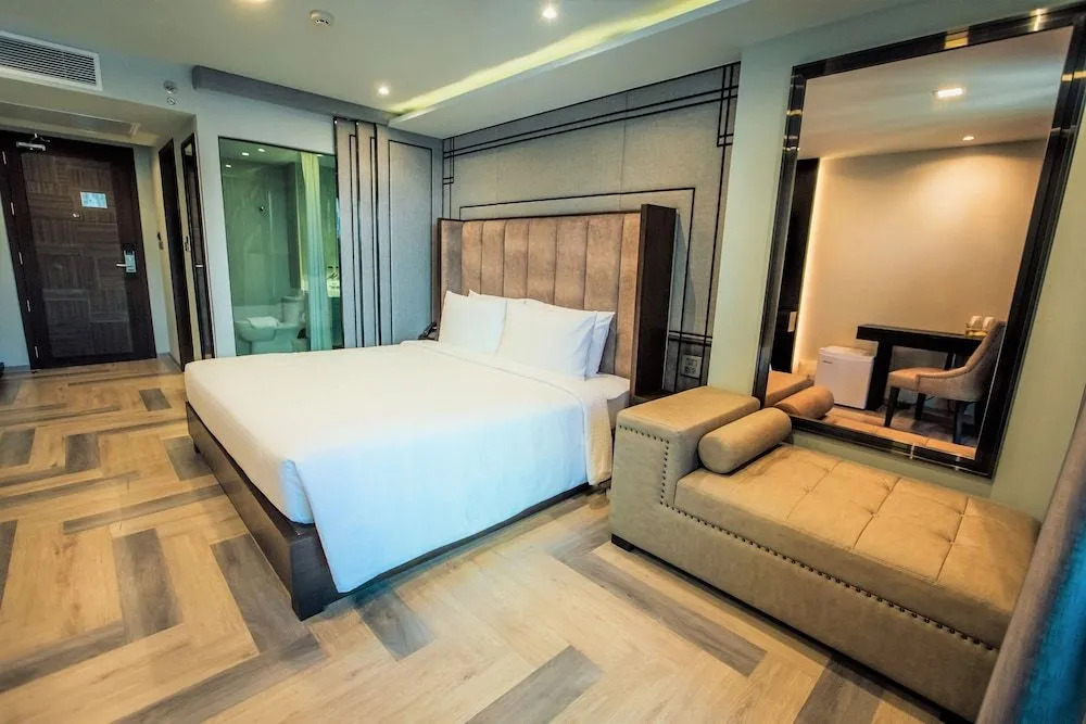 Бангкок: First Pride Hotel