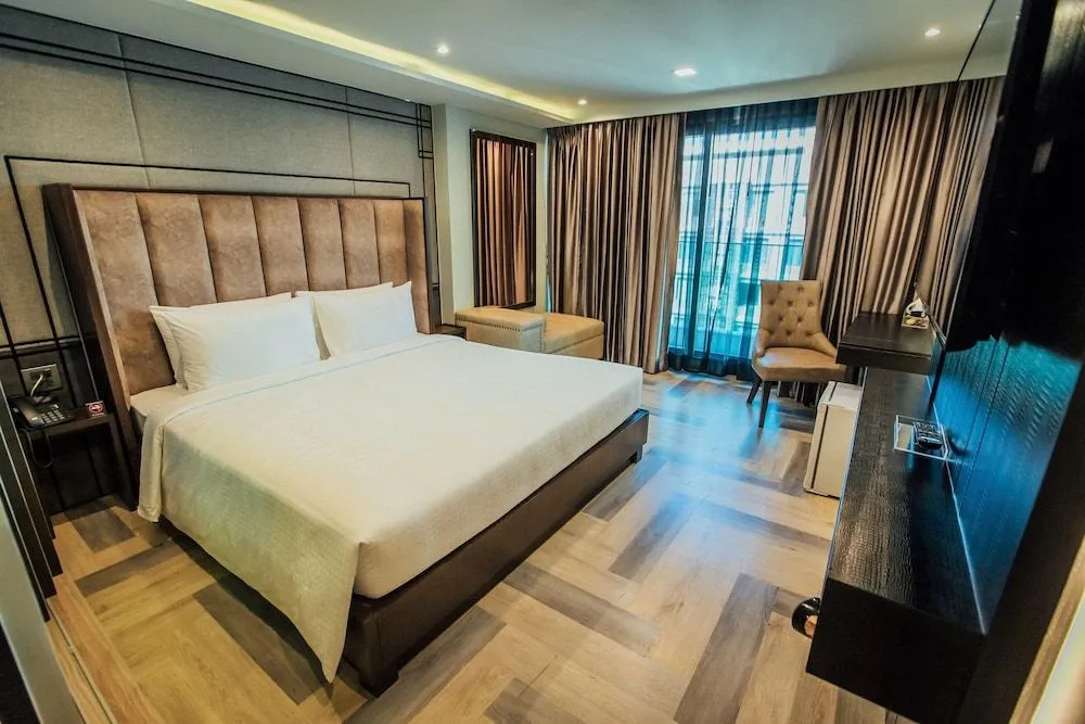 Бангкок: First Pride Hotel