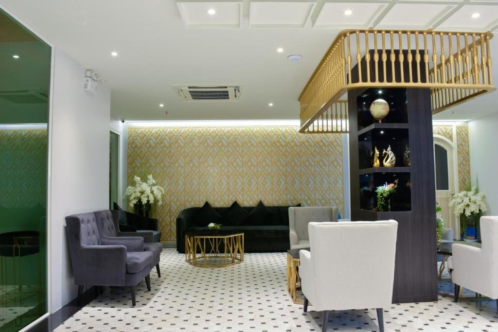 Муанг: Peranakan House
