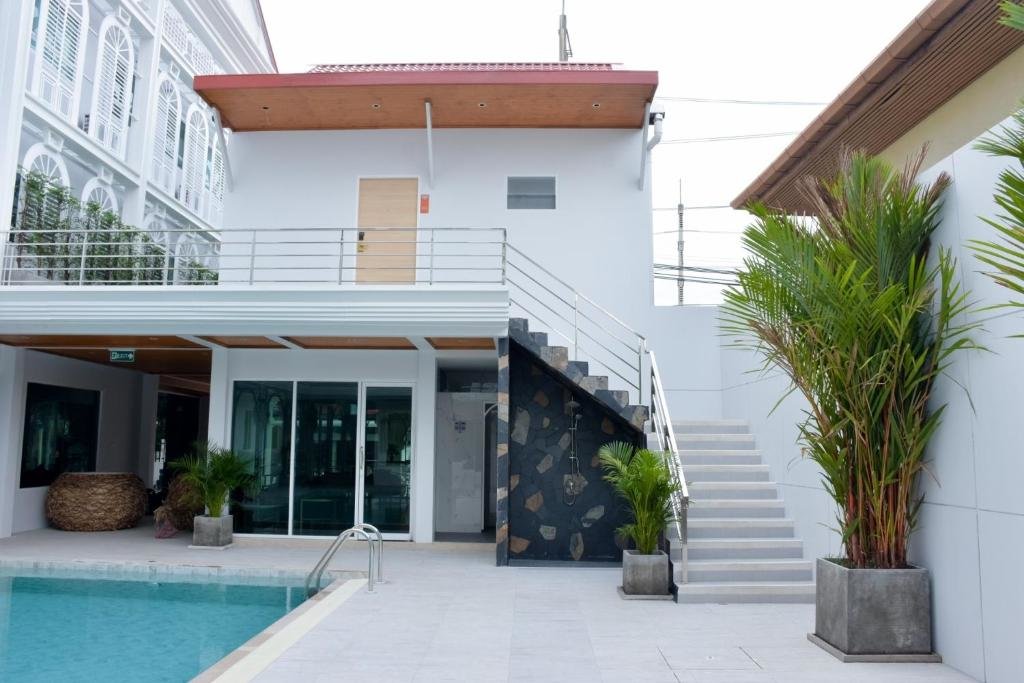 Муанг: Peranakan House