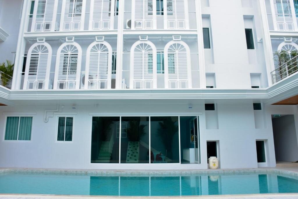 Муанг: Peranakan House