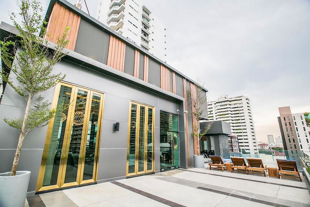 Wealth Lodge Asoke by Favstay — фото 3