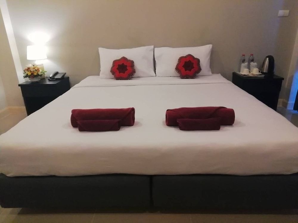 Муанг: May House Karon Beach