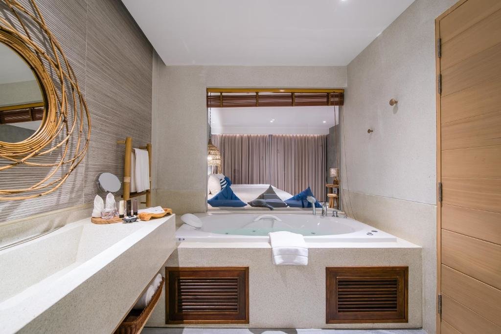 Чаам: Lullaby The Sea Hua Hin