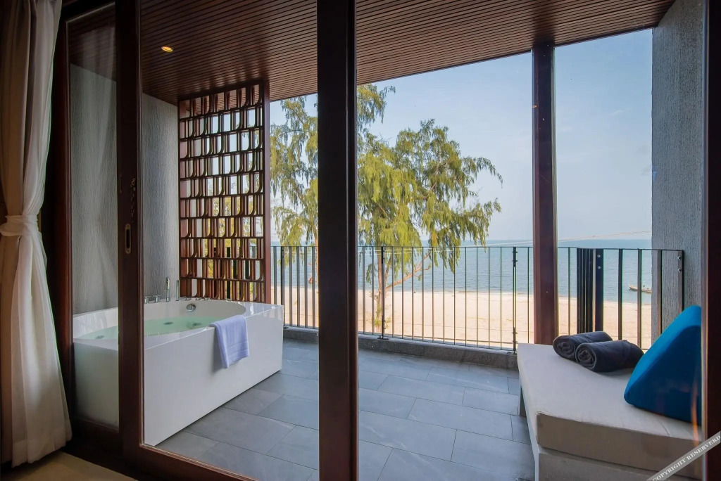 Чаам: Lullaby The Sea Hua Hin