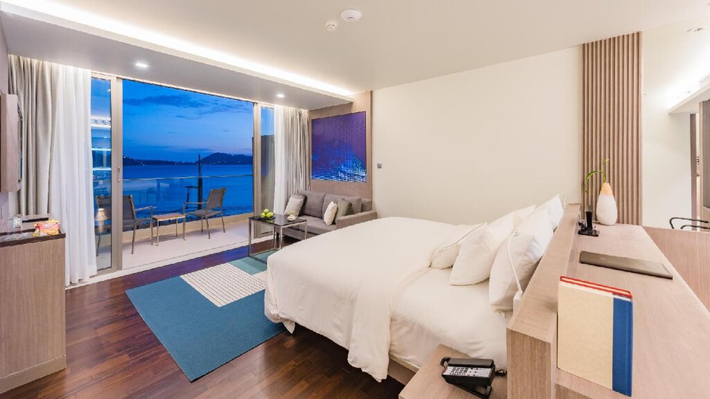 Патонг: Oceanfront Beach Resort