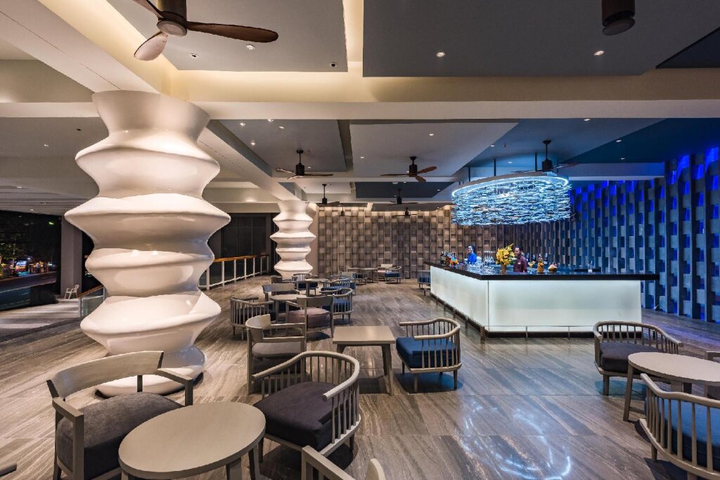 Патонг: Oceanfront Beach Resort