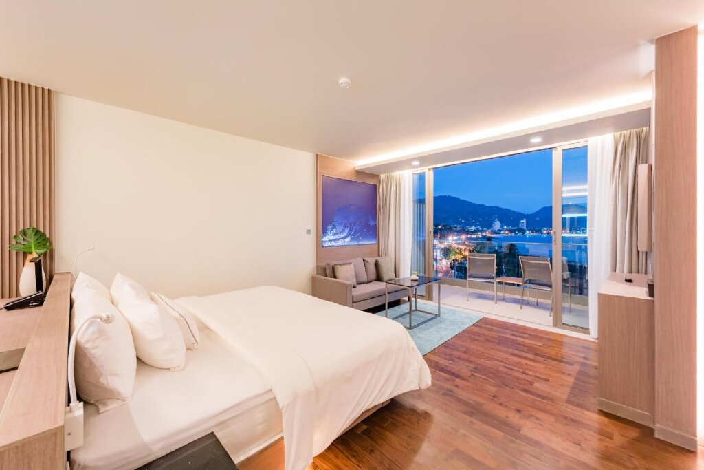 Патонг: Oceanfront Beach Resort
