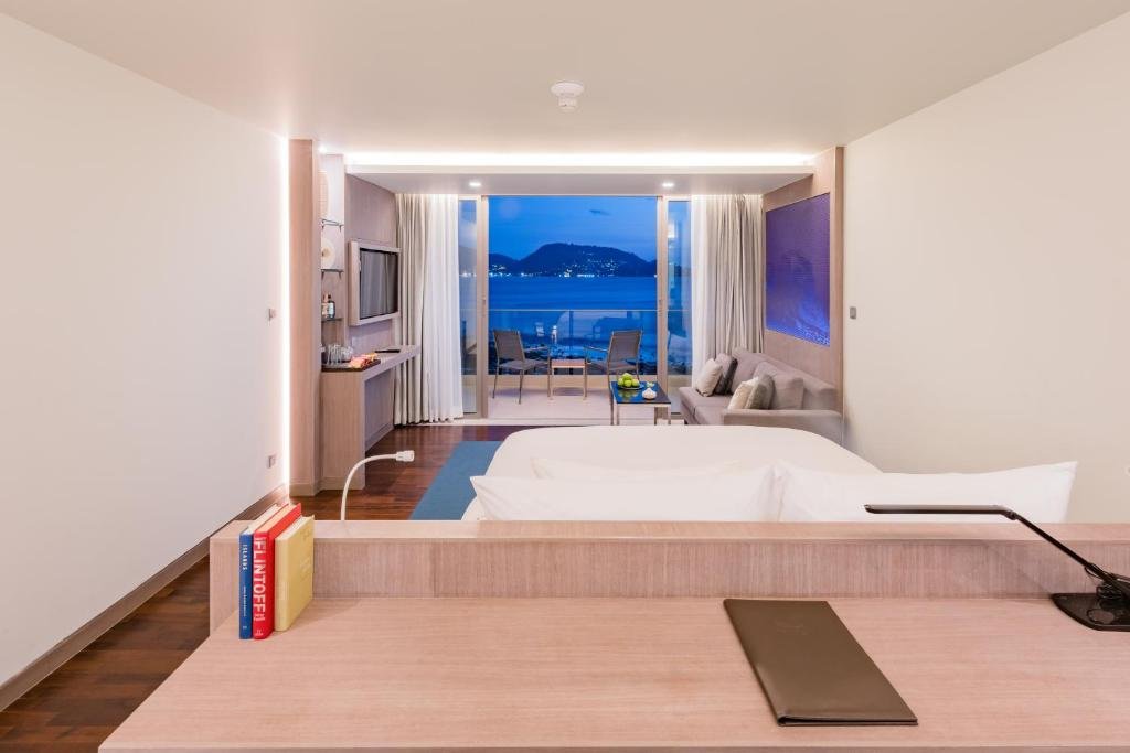 Патонг: Oceanfront Beach Resort