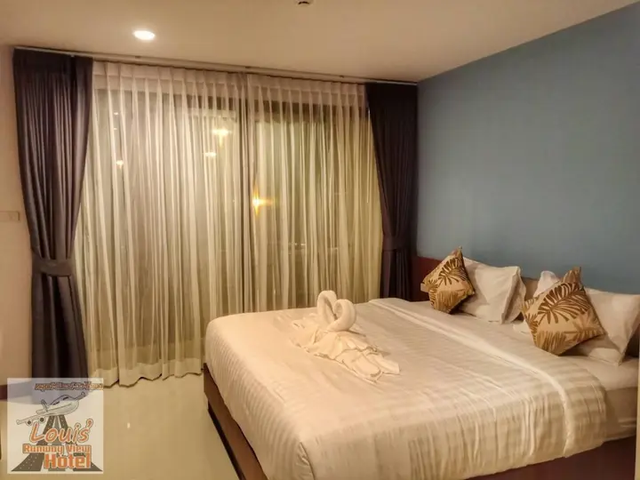 Тхаланг: Louis' Runway View Hotel
