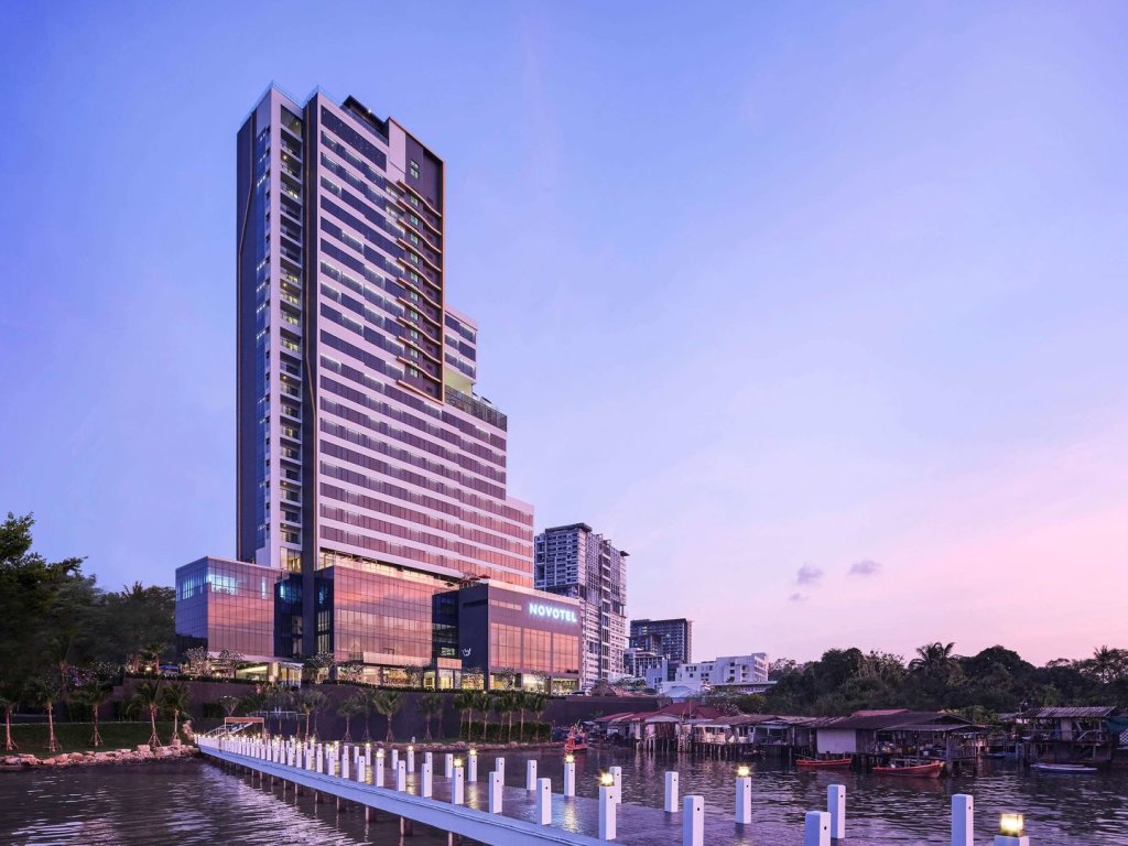 Сирача: Novotel Marina Sriracha & Koh Si Chang Hotel