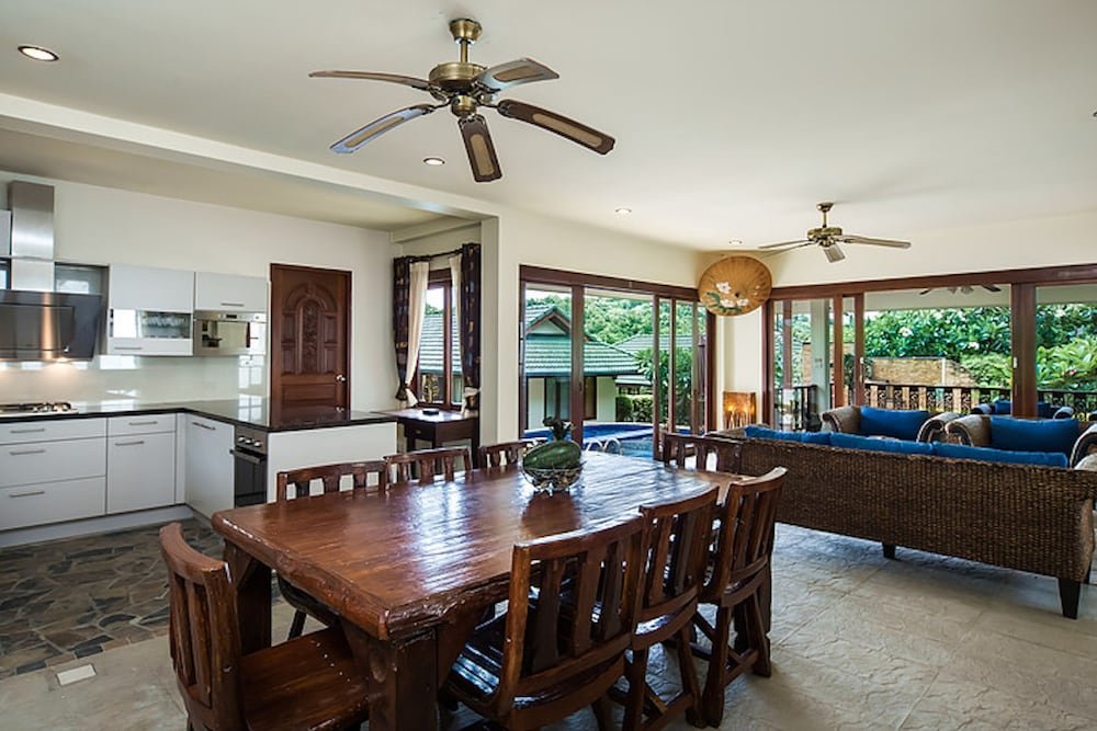Самуи: 5 Bedroom Beach Front Villa on Samrong Bay