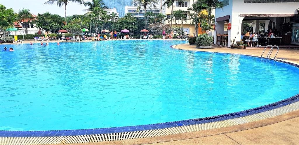 View Talay 1B Pattaya Popular Complex Large Pool Modern Studio Apartment — фото 1