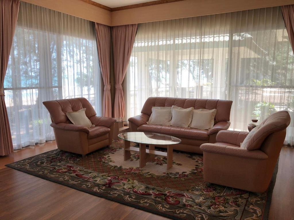 Хуахин: Seapine Beach Golf and Resort Hua Hin