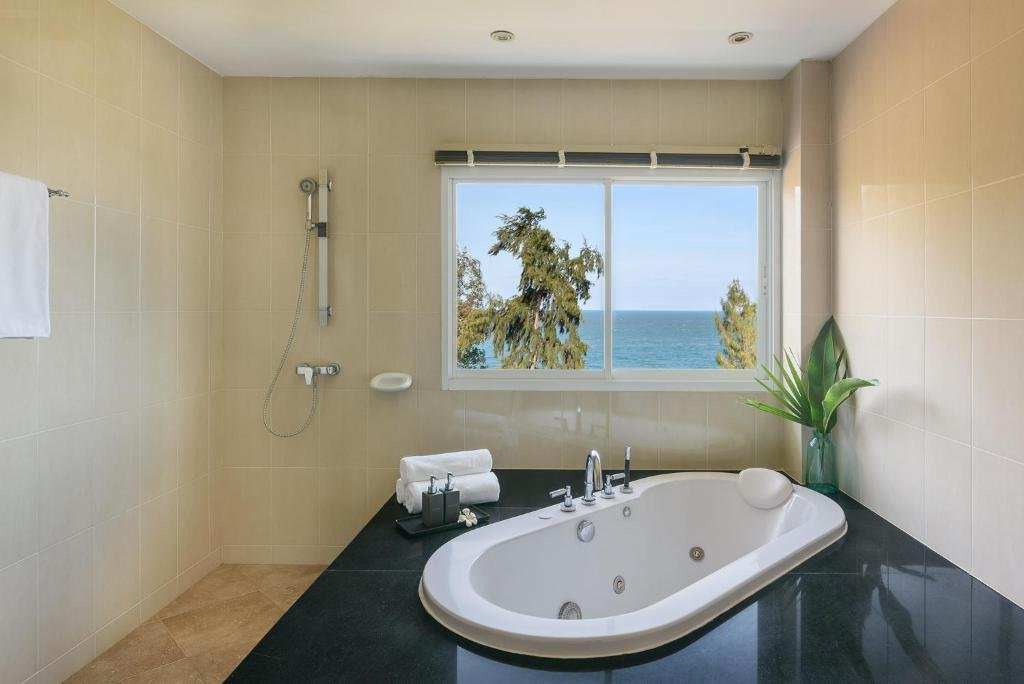 Хуахин: Seapine Beach Golf and Resort Hua Hin