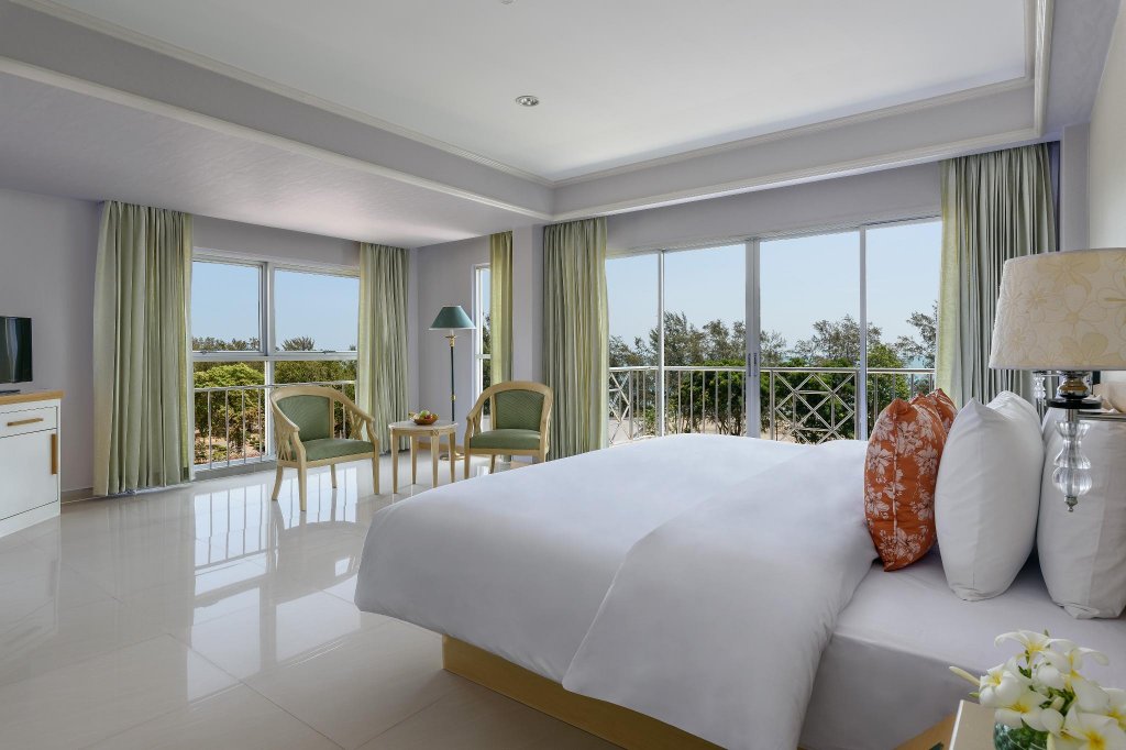 Хуахин: Seapine Beach Golf and Resort Hua Hin
