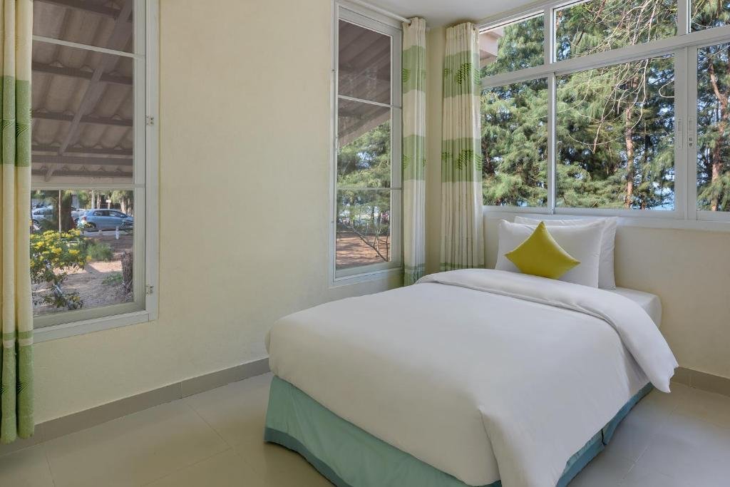 Хуахин: Seapine Beach Golf and Resort Hua Hin