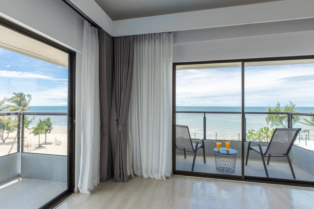 Пхетчхабури: Centara Life Cha-Am Beach Resort Hua Hin