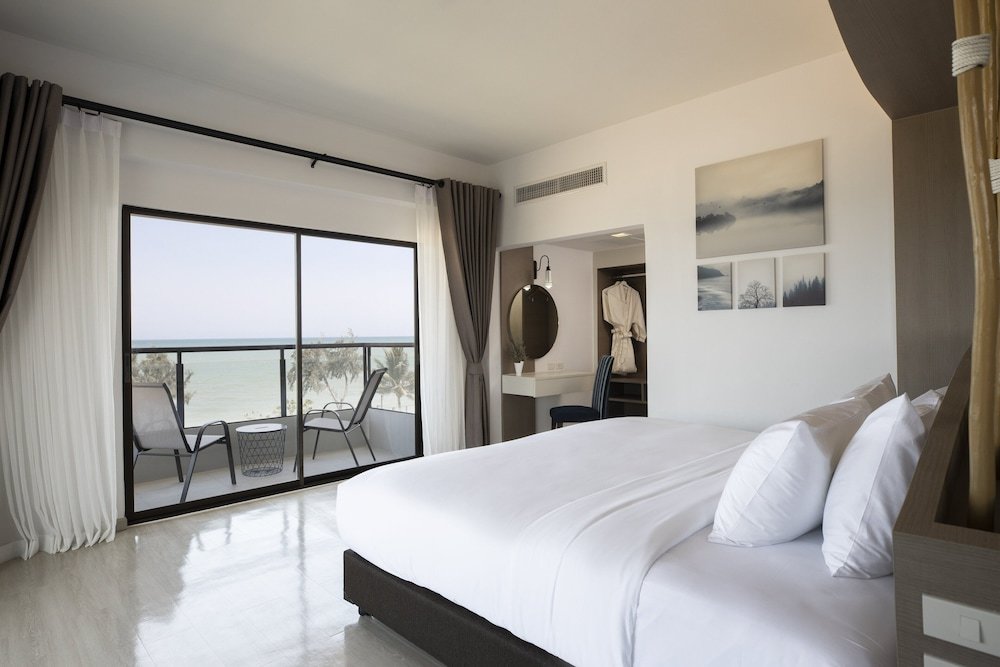 Пхетчхабури: Centara Life Cha-Am Beach Resort Hua Hin