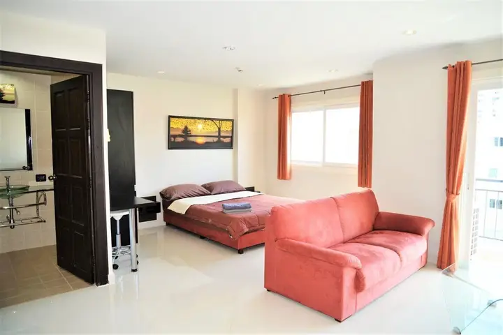 Park Lane studio apartment with swimming pool view Pattaya — фото 2