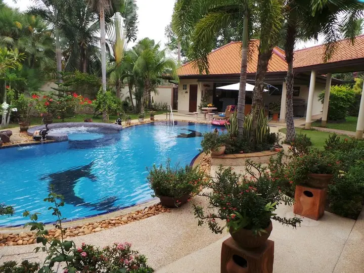 Relaxing Palm Pool Villa, Tropical Illuminated Garden Private Swimming Pool — фото 5