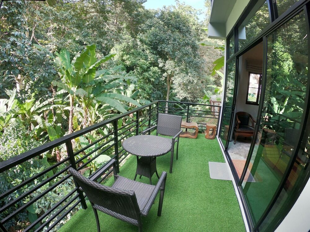 Маерим: Pongyang Jungle Coaster Zipline Camp&Resort