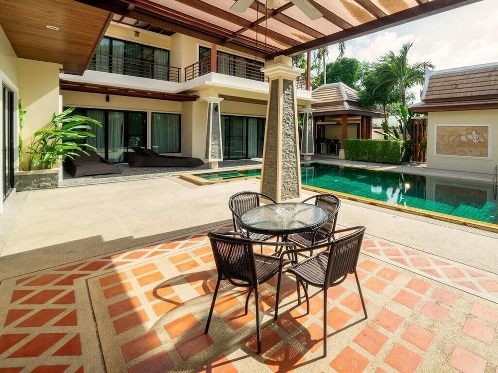 Муанг: Empylean Modern Thai Villa