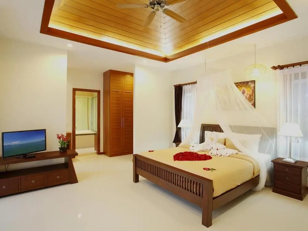 Муанг: Empylean Modern Thai Villa