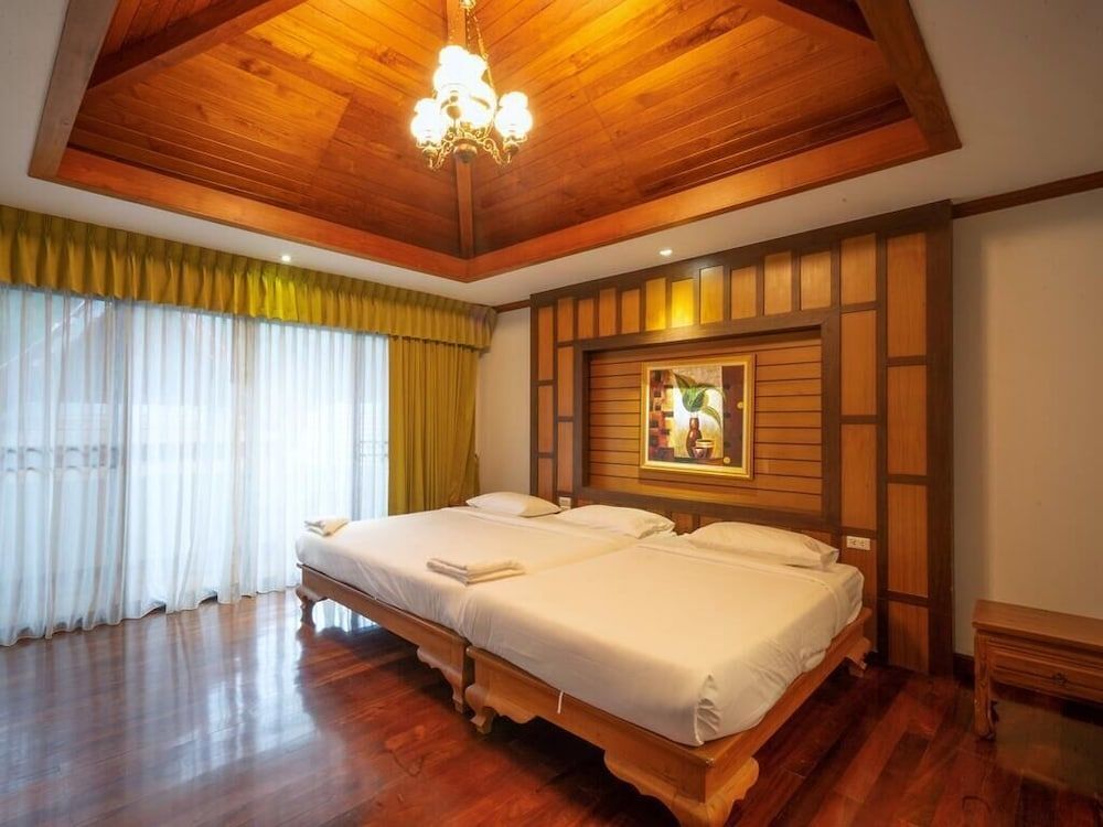 Муанг: Empylean Modern Thai Villa