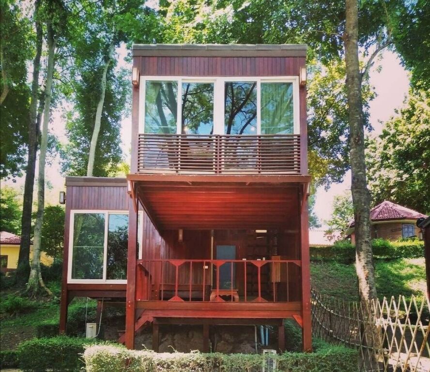 Сай Йок: Cliff & Cape Camping Resort