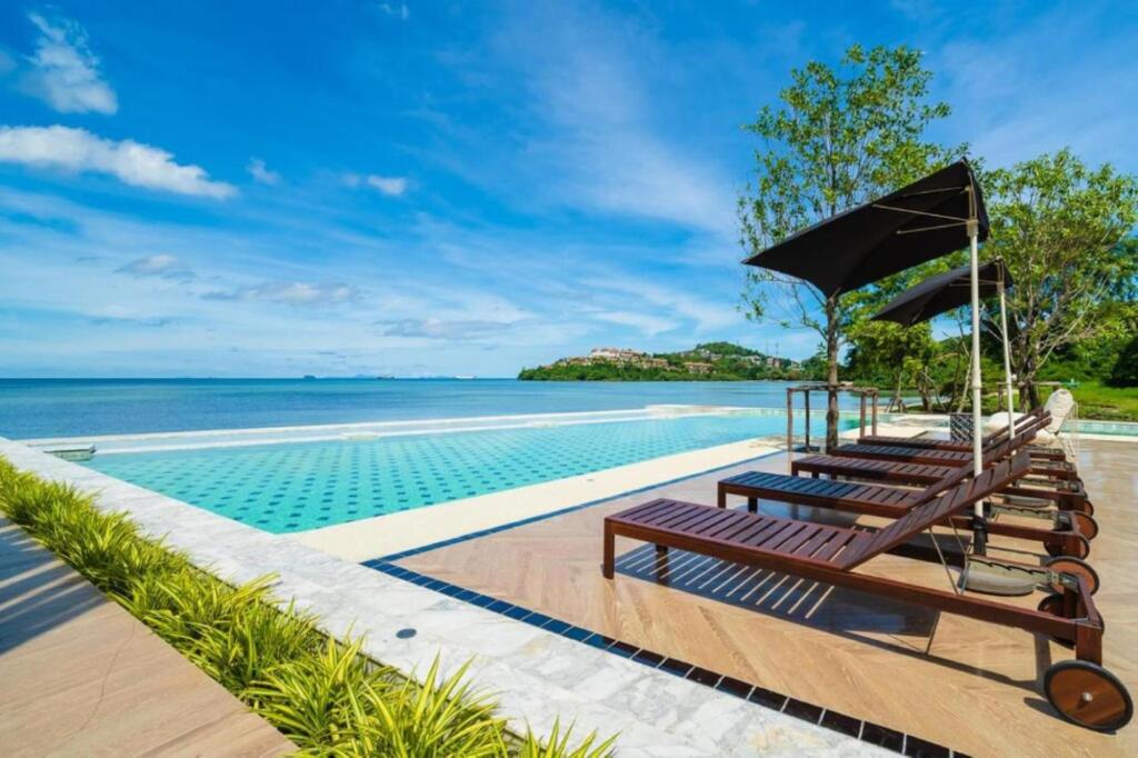 Муанг: Charcoal Panwa Beach