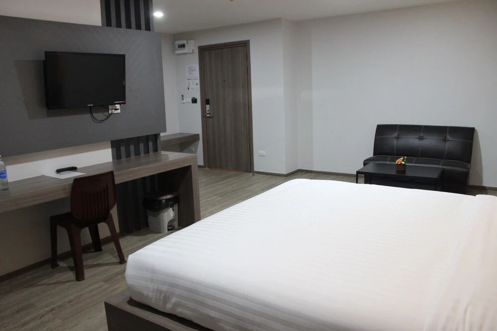 Паккрет: Double D Hotel