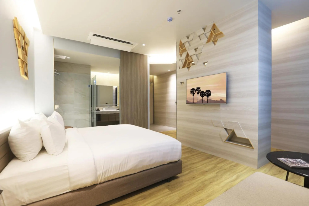 Хатъяй: The Signature Hotel Airport