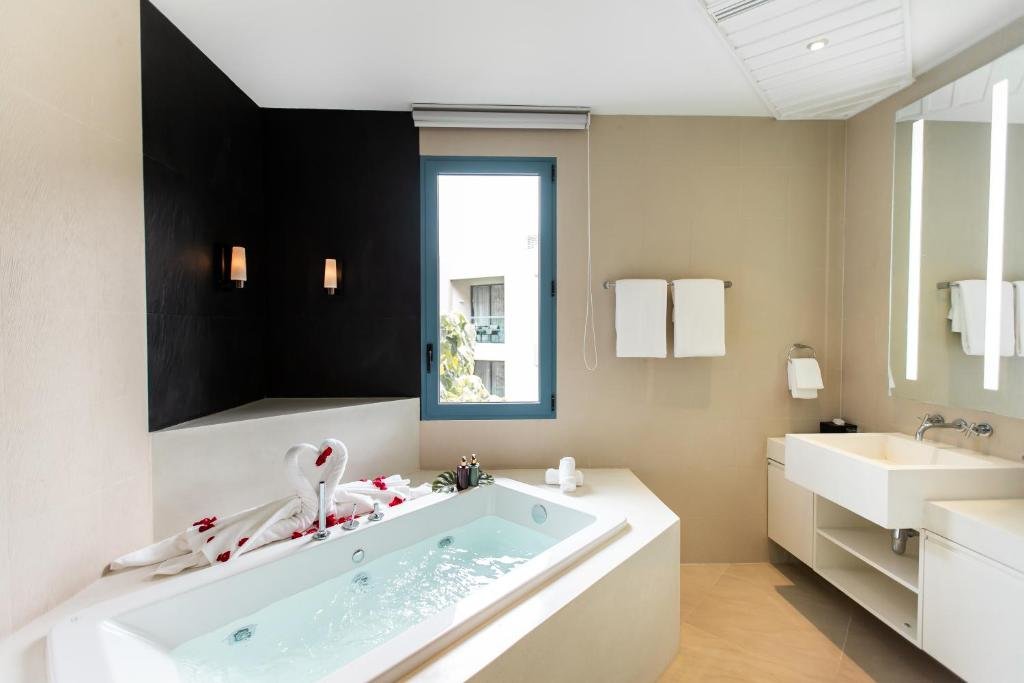 Кату: Teetara Villa Patong