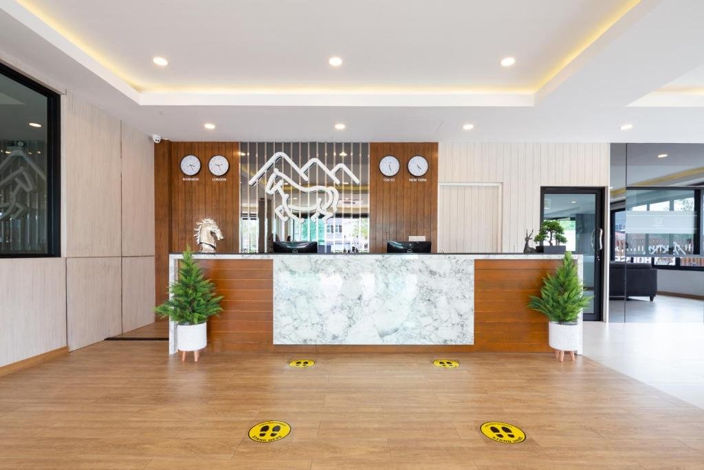 Сирача: Horsehill Hotel Sriracha