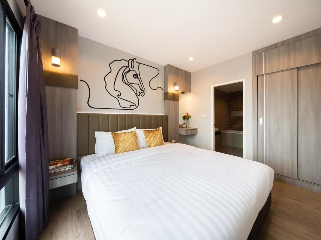 Сирача: Horsehill Hotel Sriracha