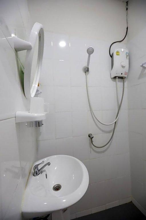 Бангкок: Banana hostel (Don Muang)