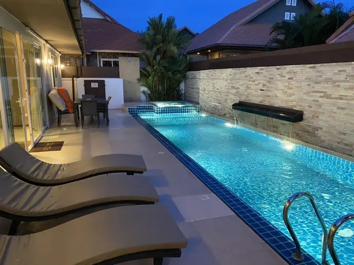 Luxury Pool villa C16 - 4BR 8-10 Persons — фото 1
