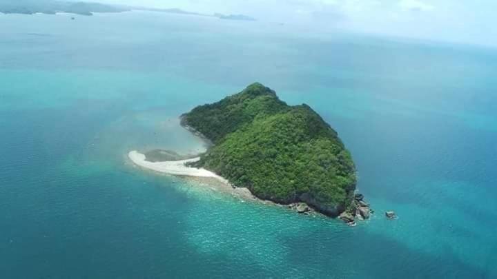 Pathio: Lung Pod 9 resort