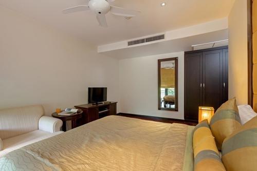 пляж Банг-Тао: Kanika Residence - BangTao beachfront living, pools, gardens, BBQ.